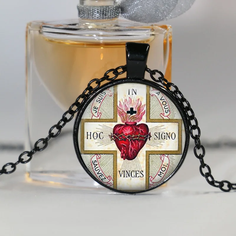 Ожерелье с подвеской в виде Священного Сердца. Сахарный сердечник. Пламенное