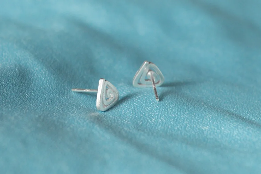 QIAMNI Handmade Women's Unique Cute Multiple Triangles Maze Stud Earring Girl Wedding Gift Fashion Jewelry | Украшения и
