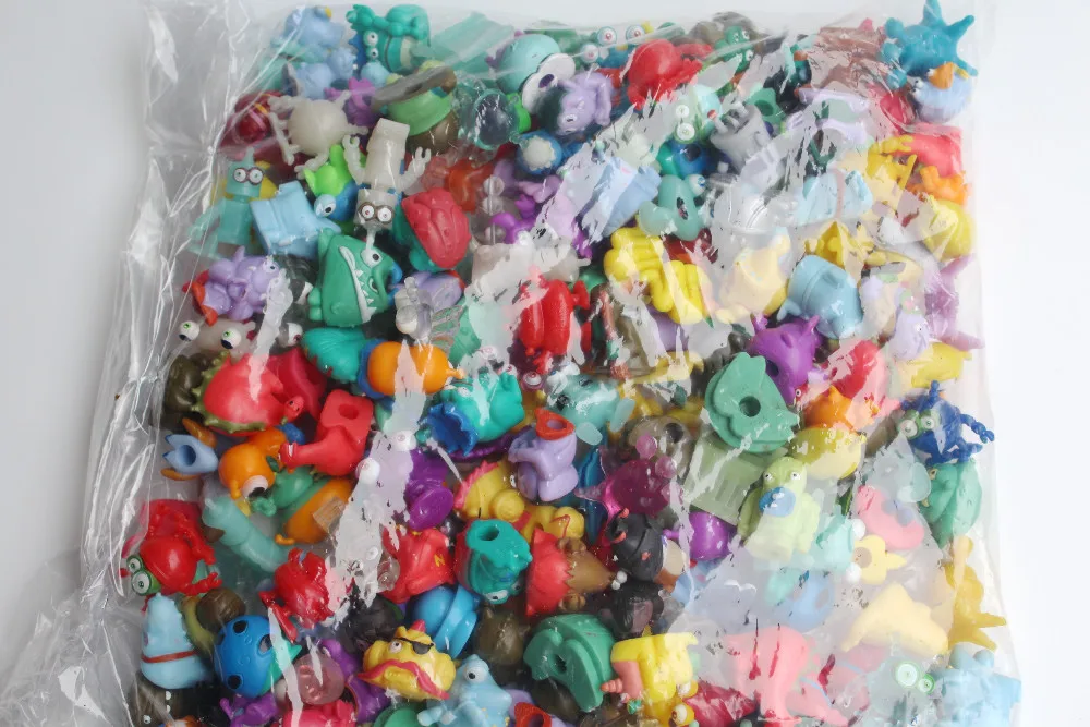 

100pcs/lot cool style monster mixed pvc cartoon toy boy gift