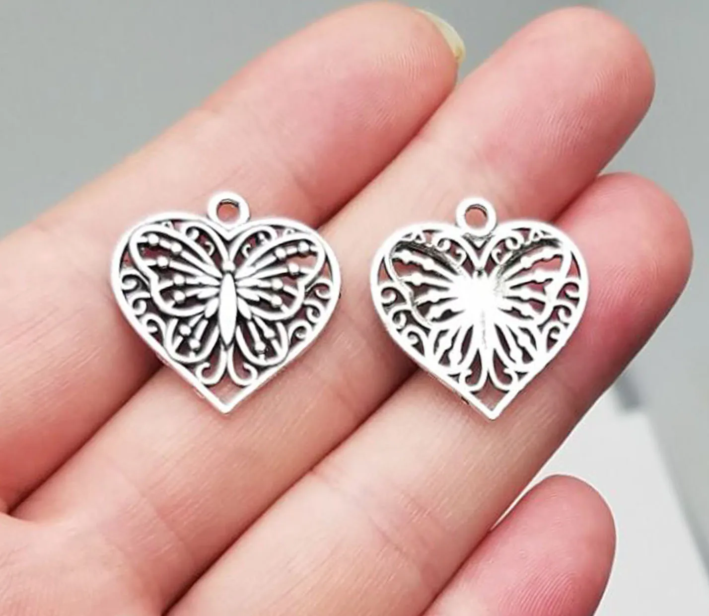 

20pcs/lot--22x22mm, heart cham,Antique silver plated heart butterfly charms,DIY supplies,Jewelry accessories