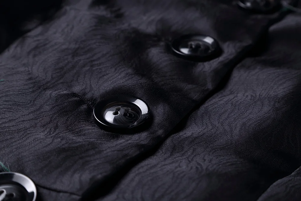 Женский однобортный тренчкот винтажный черный с цветочным принтом и воротником