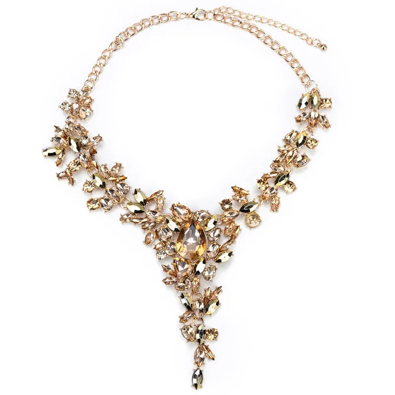 Женское колье чокер с кристаллами Mamojko массивное яркое ожерелье подвесками в