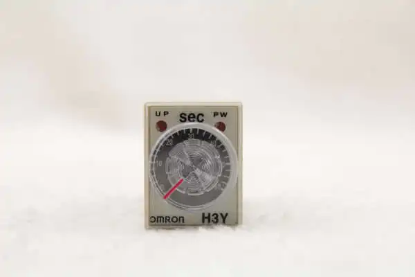 

Реле времени 8pin H3Y-2 H3Y 110V AC 0-5 минут и база