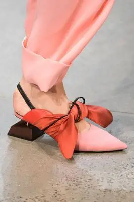 pink Mcacchi/вечерние туфли на квадратном каблуке с деревянным узором; женские туфли из натуральной кожи с шелковым бантом и острым носком для подиума; женские специальные слинбэки - Цвет: pink