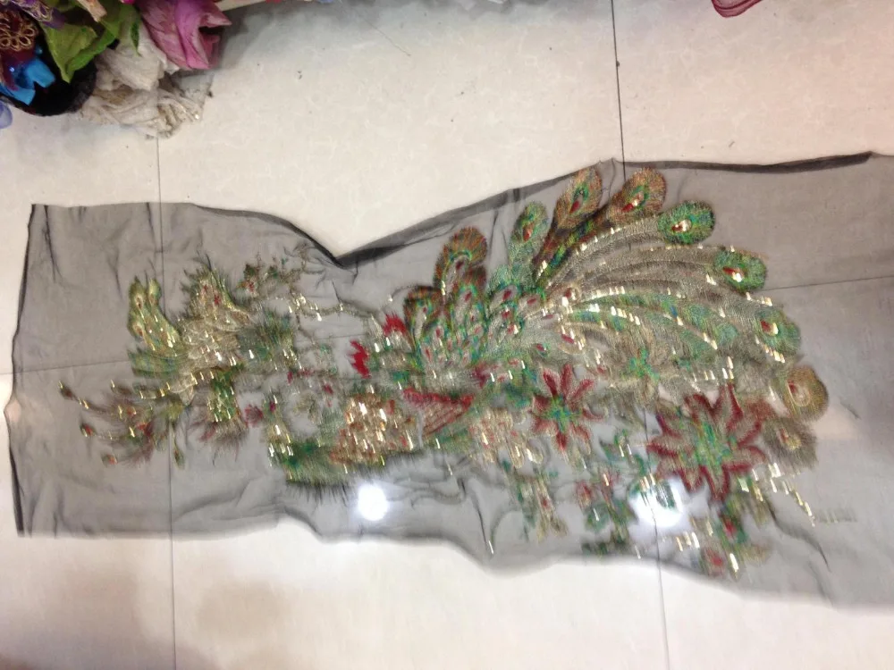 1 шт. красочная аппликация с пайетками в виде двух павлинов вышитая блестящая