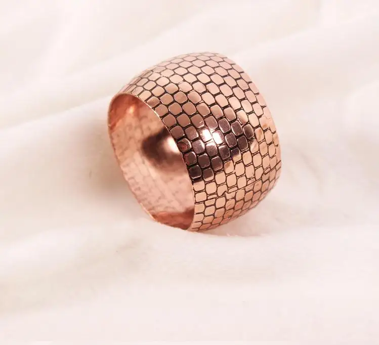 wholesale hot 100pcs Hotel Drum-shaped Metal Napkin Buckle Holder Rings Mouth Cloth Table Decorations SN588 |