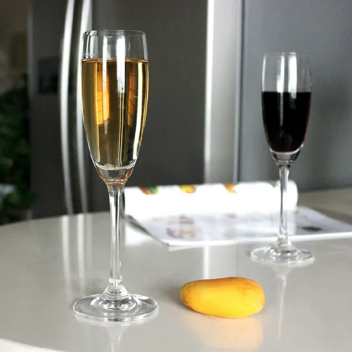 Red wine glass of champagne bottles whiskey tequila xo unleaded professional bottle manufacturer |