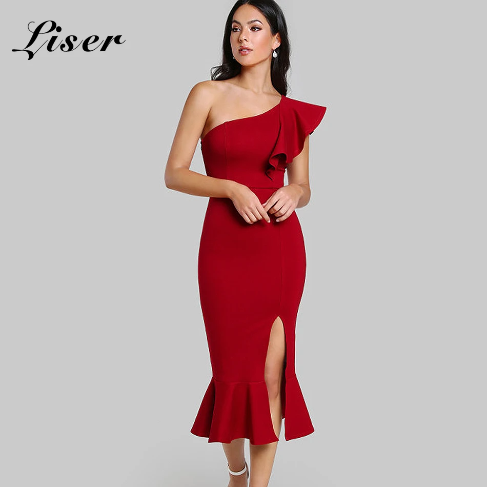 Женское платье без бретелек с оборками вечернее облегающее черное или красное