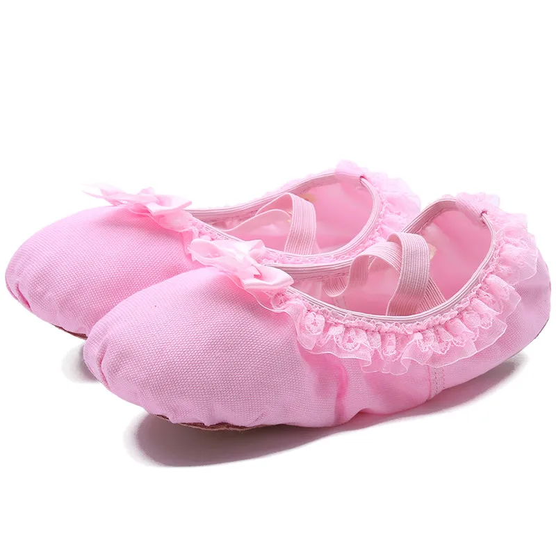 Женские тапочки из парусины украшенные цветами балетки с мягкой подошвой для