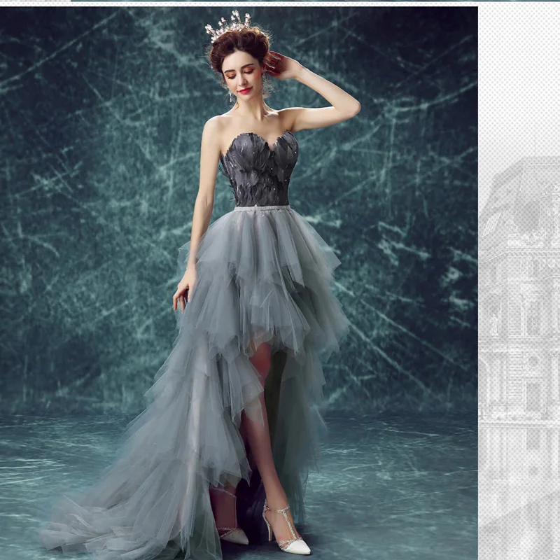 Vestido 2017 Черный Серый Цвет Перья Высокий Низкий Элегантный Пром Rreal изображение