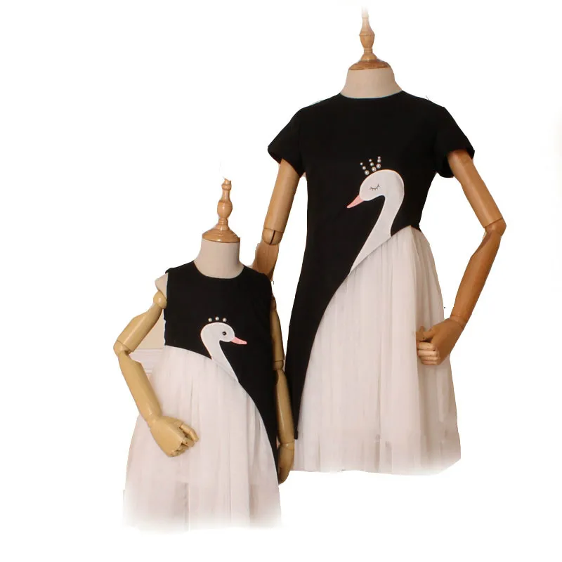

Mother Daughter Dress Summer Short Sleeve Swan Sprint Family Matching Outfits Europe and America Dresses Female Cloth New Style