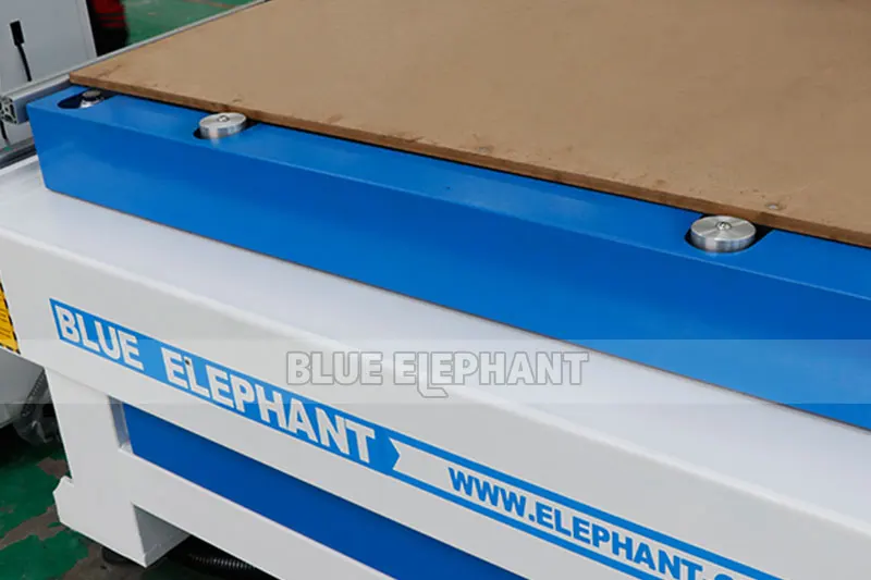 Фрезерный станок с ЧПУ Blue Elephant 1325 несколькими головками гравировальная машина