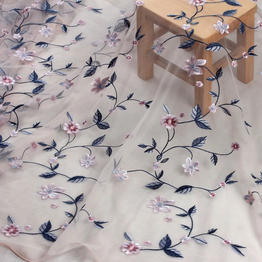 Простые листья и цветы на розовой сетке embroidred кружевной ткани для свадьбы/вечернего платья ткань по двору