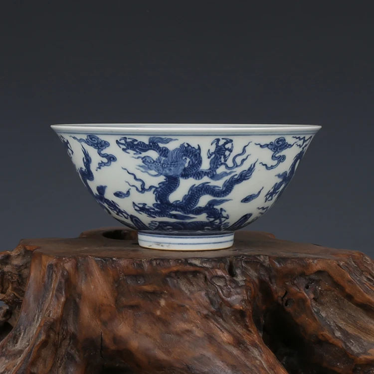 Фарфоровая чаша под старину сине-белая с драконом ручная роспись украшение
