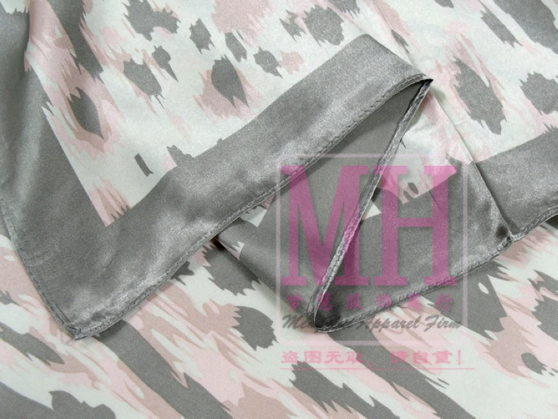 Женский атласный шарф с леопардовым принтом 90x90 см |