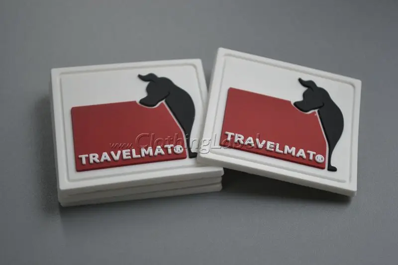 Пользовательская 3D мягкая пвх этикетка с канавками шитье на одежде белый фон