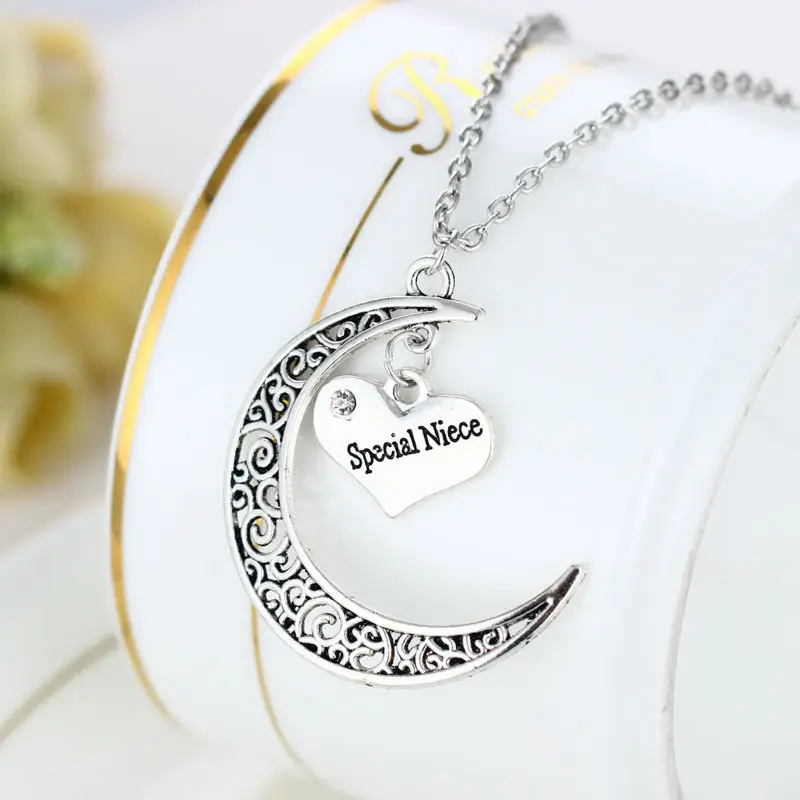 Специальное ожерелье для племянницы с подвеской в виде сердца Луной и