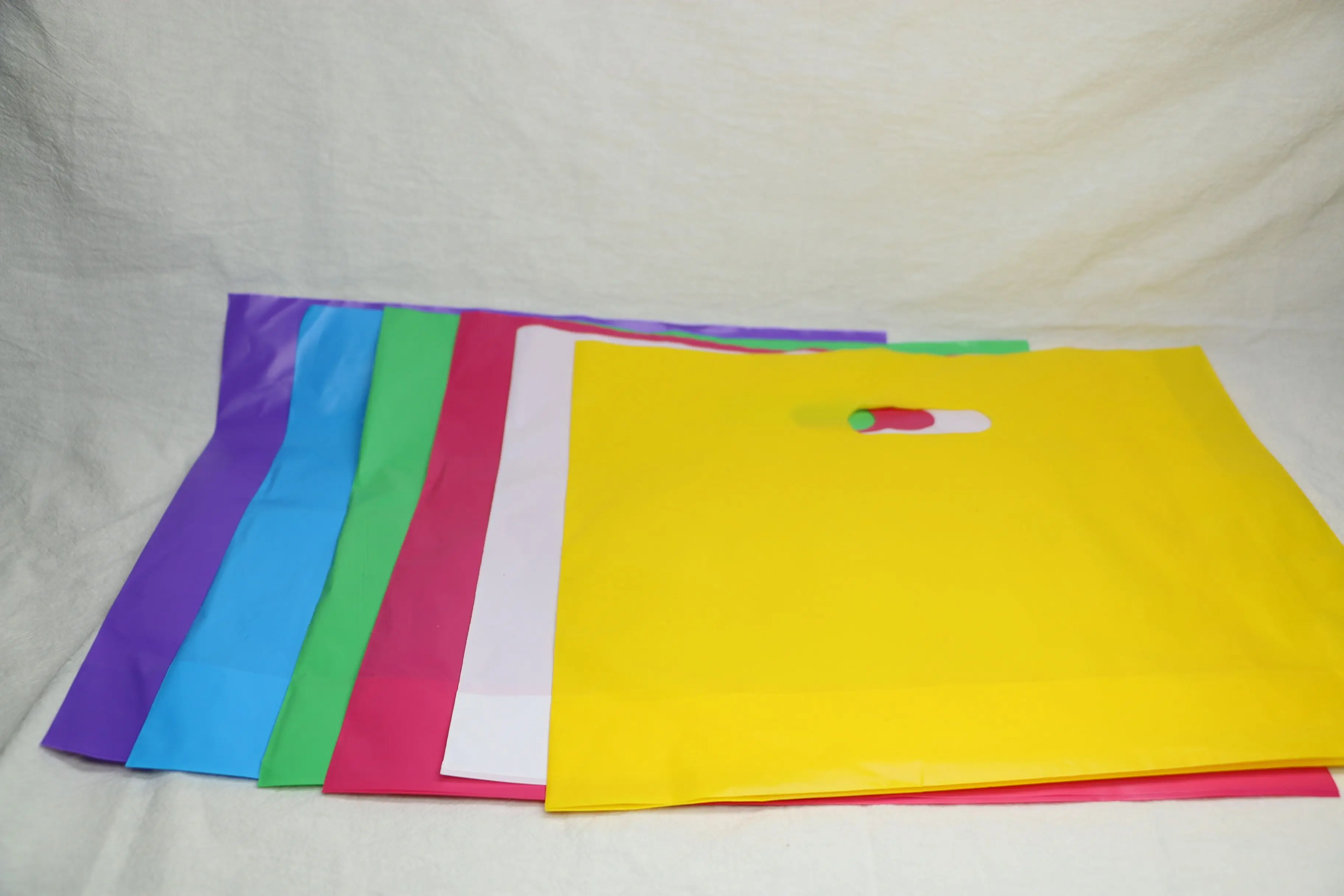 Пластиковый подарочный пакет 27*22 см тканевый для хранения сумка покупок с ручкой