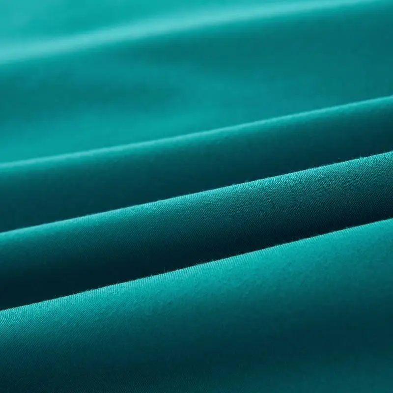 Комплект постельного белья U & H с наволочкой большого размера линией