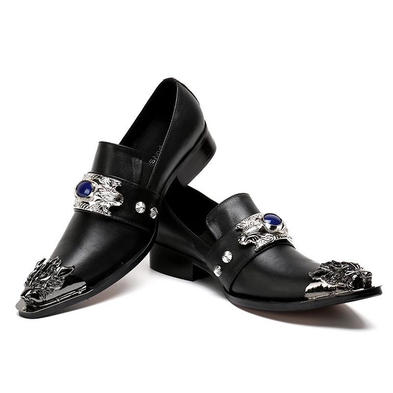 2018 Мужские модельные туфли ручной работы с острым носком серебристого и