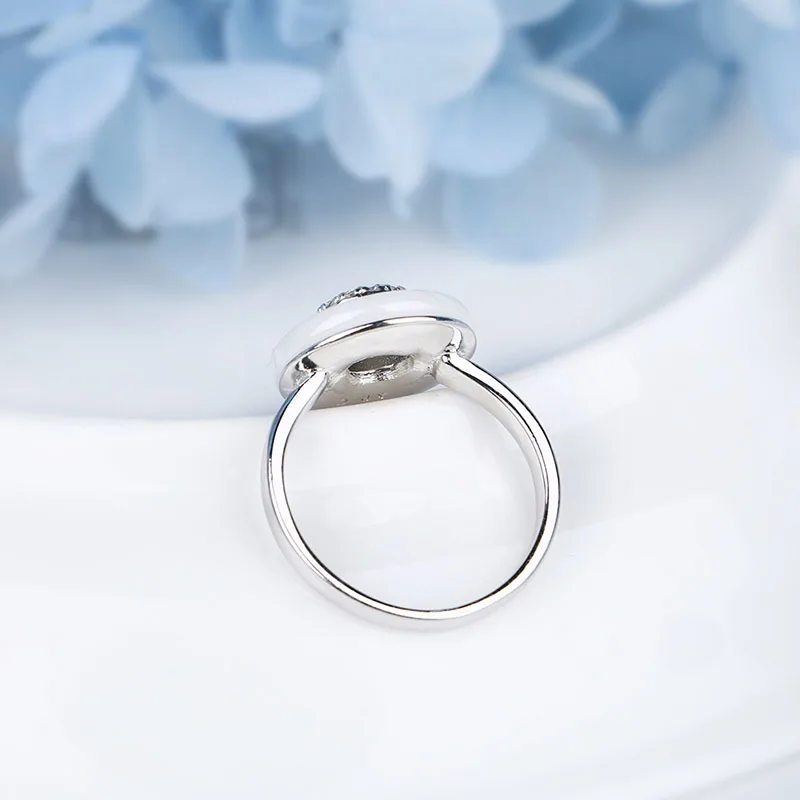 Женское керамическое кольцо с фианитом темпераментное геометрическим рисунком