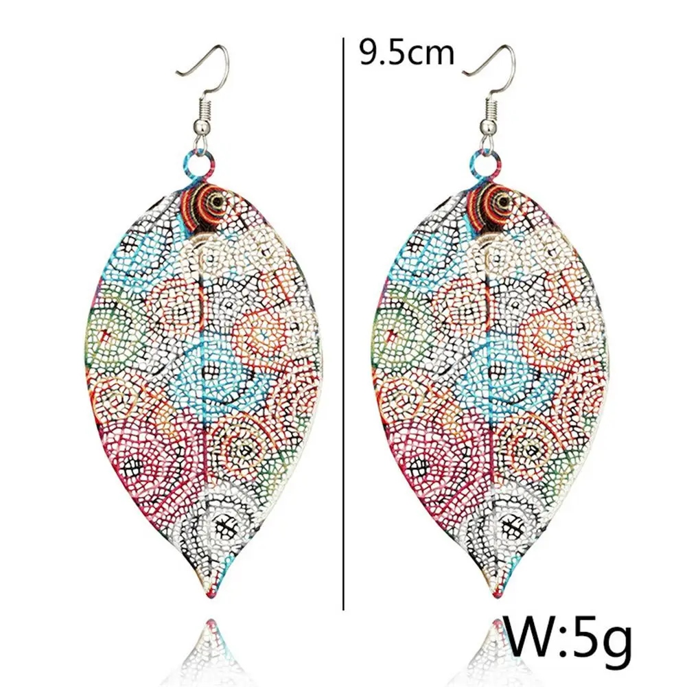 Одна пара Boho Стиль модный элемент полые листьев Shaped Красочные Серьги Ретро