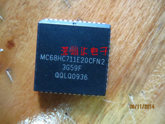 5 шт./лот MC68HC711E20CFN2 MC68HC711E20 MC68HC711 MCU 8BIT 20KB OTP PLCC52 новый оригинальный Бесплатная