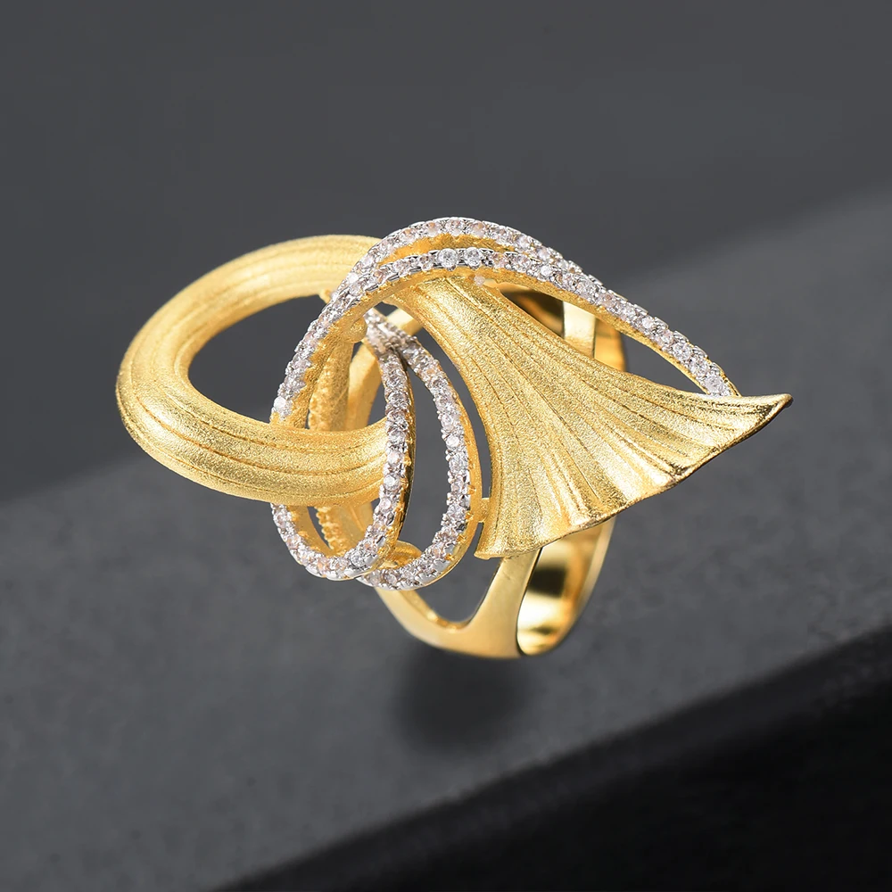 Женское кольцо с фианитом SISCATHY золотистое вечерние ЦО уникальным дизайном