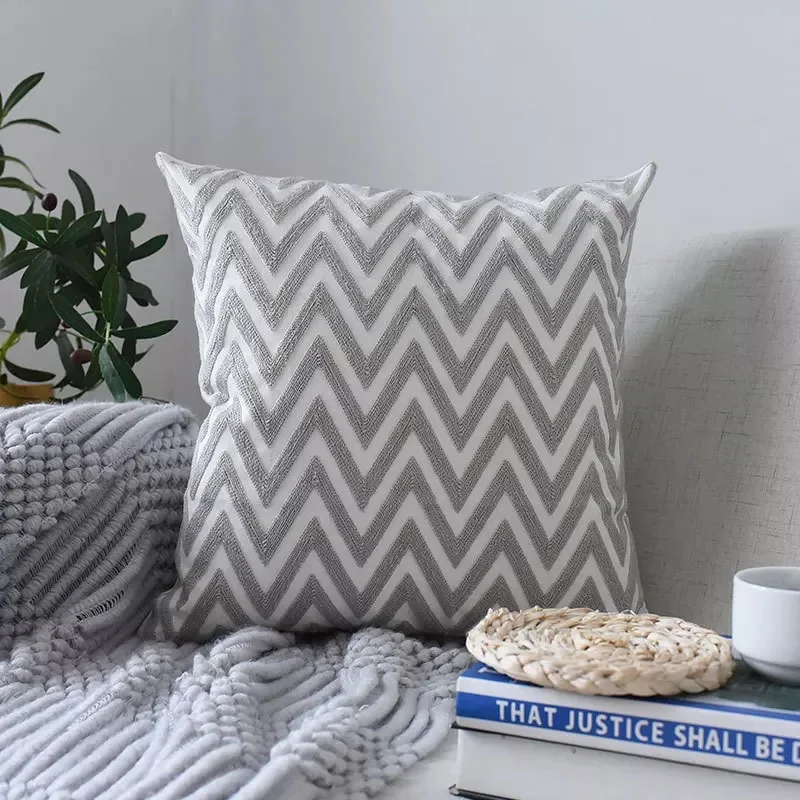 Наволочка с вышивкой зигзаг серо черная наволочка холщовая хлопковая квадратной