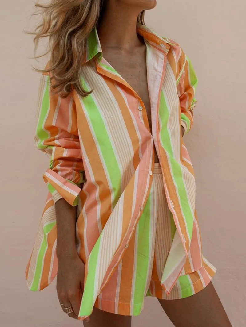 Женский комплект из двух предметов в радужную полоску повседневный с широкими