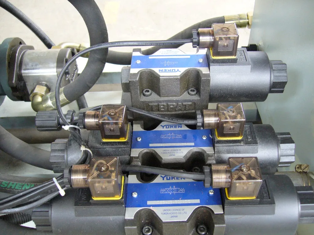 АТЭС сделал на заказ комбинированный штамповочный и режущий станок AIW 120/Q35Y 25