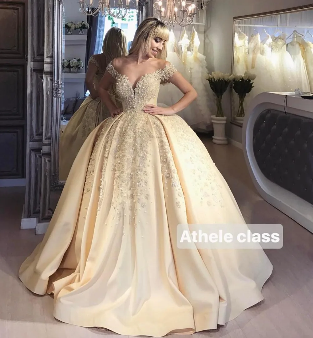 Уникальные Свадебные Платья С Плеча Бальное платье V образным Вырезом Кружевом