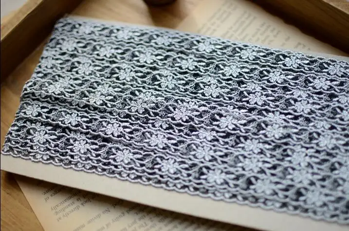 Вышитая белая с черным венецианским кружевом 5 метров рукоделие швейное ремесло