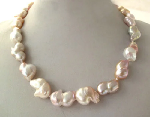 

Unusual Lavender Baroque Twins Freshwater Pearl Necklace 18"