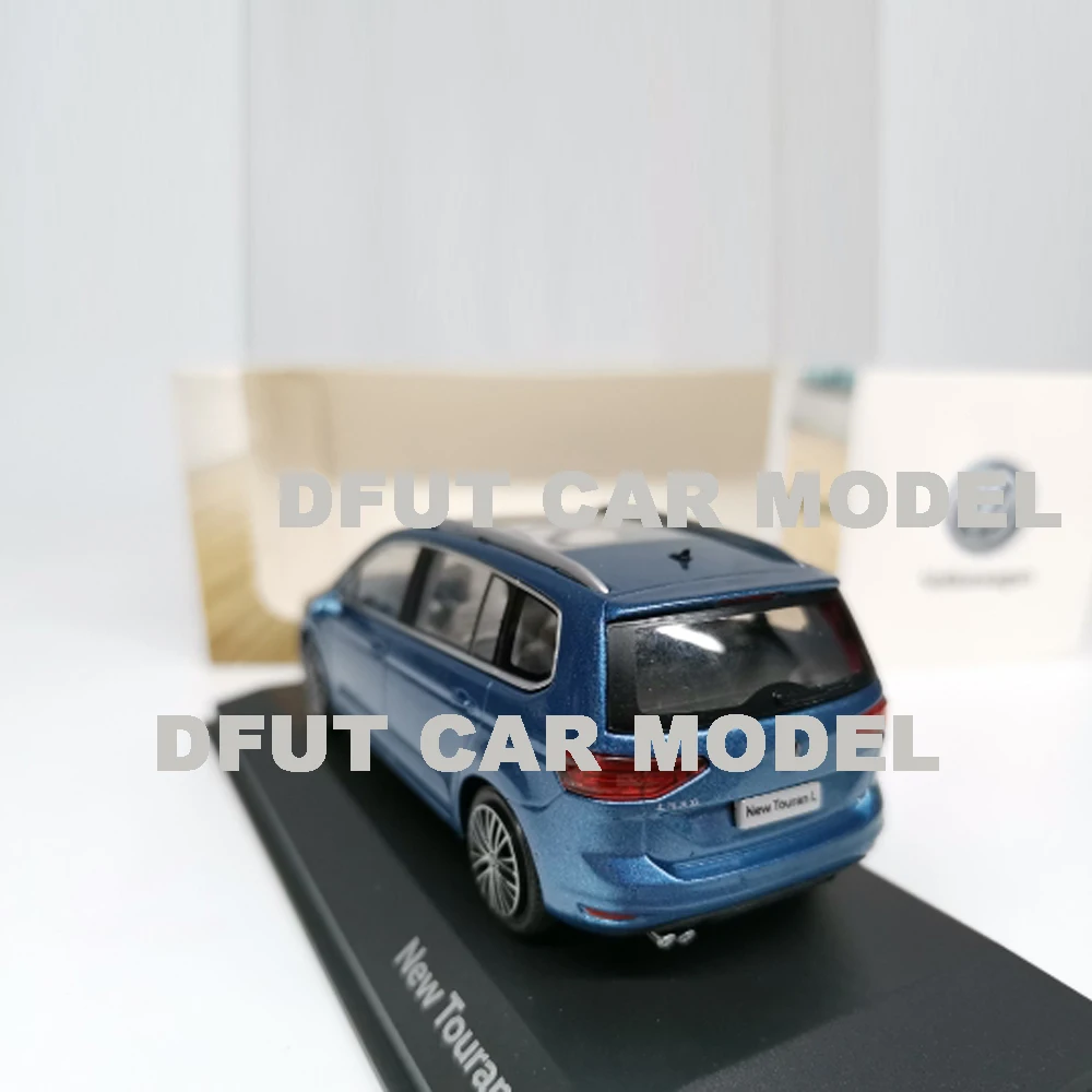 Литая 1:43 TOURAN L модель автомобиля из сплава детские игрушечные автомобили