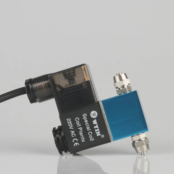 Wyin 1,6 W 110 V-220 V низшее Температура CO2 аквариума Электрический магнитный клапан CO2 Магнитный Соленоидный клапан регулятора - Цвет: Синий