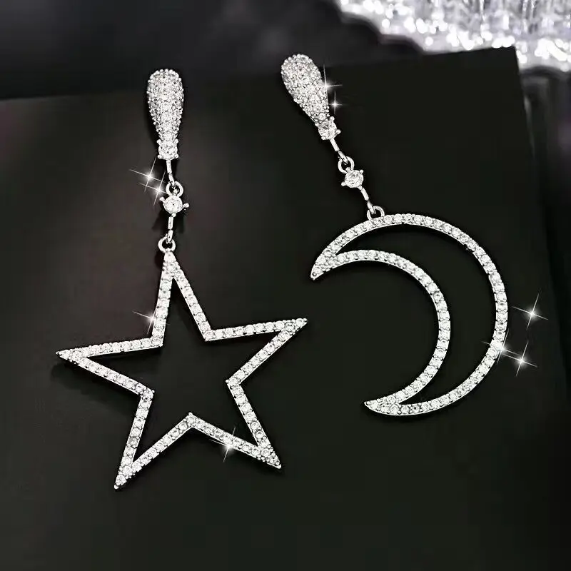 Женские серьги гвоздики с кристаллами Anise асимметричная подвеска Луной и звездой
