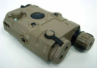 Чехол для аккумулятора страйкбола PEQ 15 футляр батареек AEG standard An peq RIS weaver rail