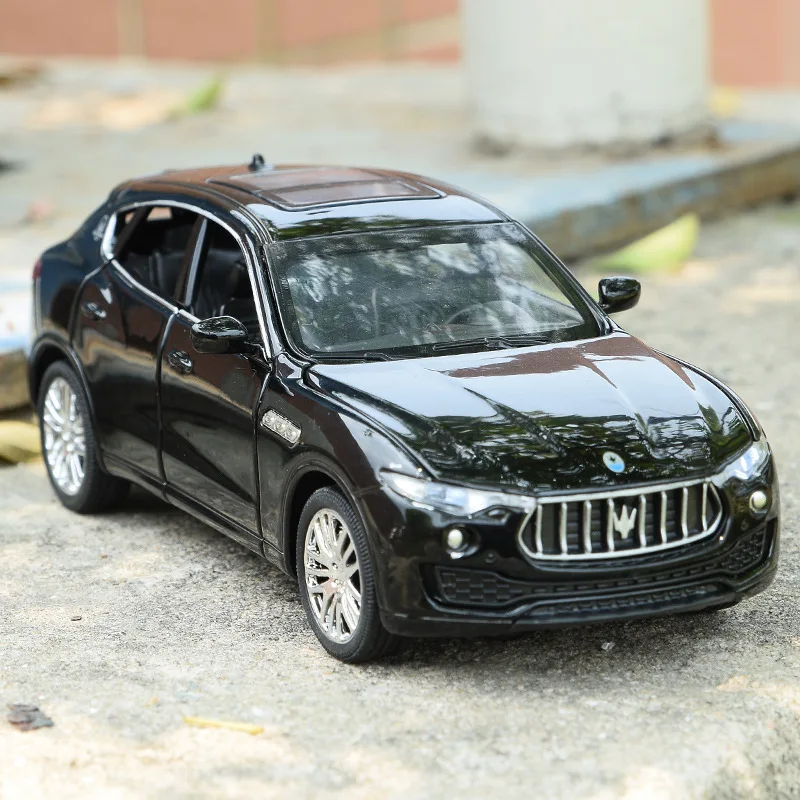 Литой Автомобиль SUV Maserati Levante 1:32 модель автомобиля из металлического сплава моделирование откатные автомобили игрушки для детей Подарки для детей