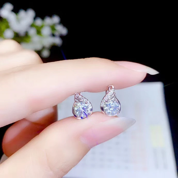 Женские серьги с драгоценным камнем moissanite привлекательным символом из