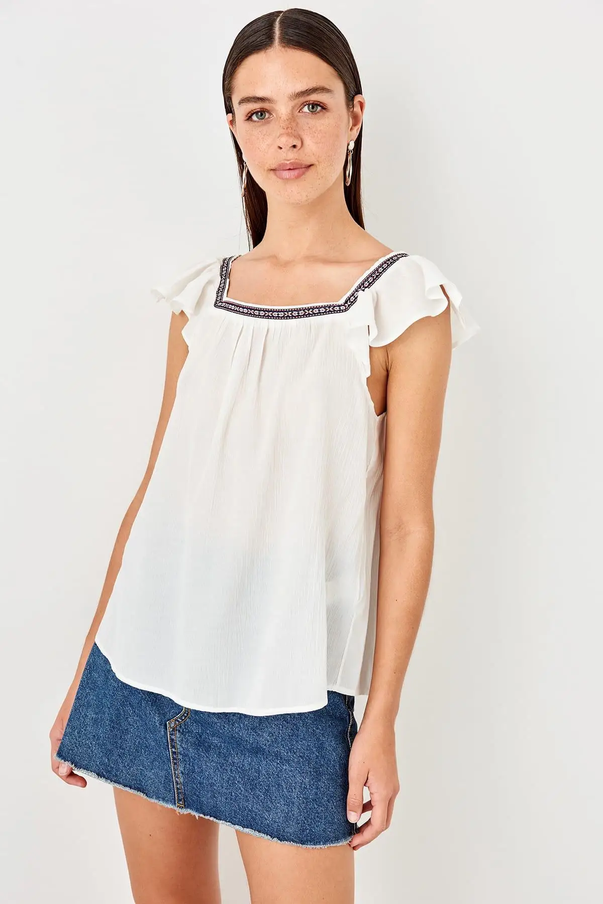 Trendyol экрю с вышивкой Bluz TWOSS19GK0045| |