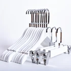 10 шт.лот, вешалка из твердой древесины 24-44,5 смбелая деревянная вешалка для пальтовешалка для взрослых (30 шт. можно подобрать бесплатный логотип)