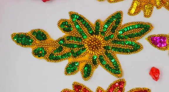 3D расшитые блестками Цветочные нашивки Diy кружева аппликация аксессуары для волос блестки вышитые золотые головные уборы планки швейная палочка 21*11 см - Цвет: Green