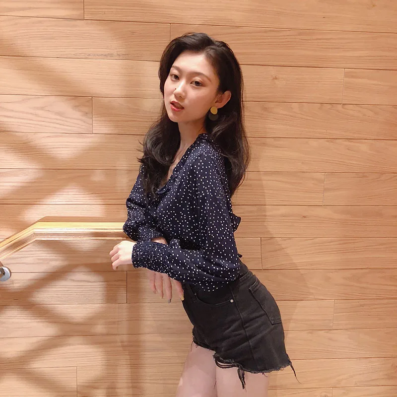Autumn Long Sleeve Shirts Polka Dot V-neck White Blouse Sexy Pleated Navy Crop Top Female Fitness Casual Shirt Woman Clothes |