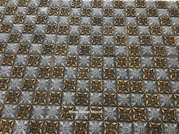 3D Винтаж тиснением Смола из золотистого металла сочетает в себе щитка мозаика