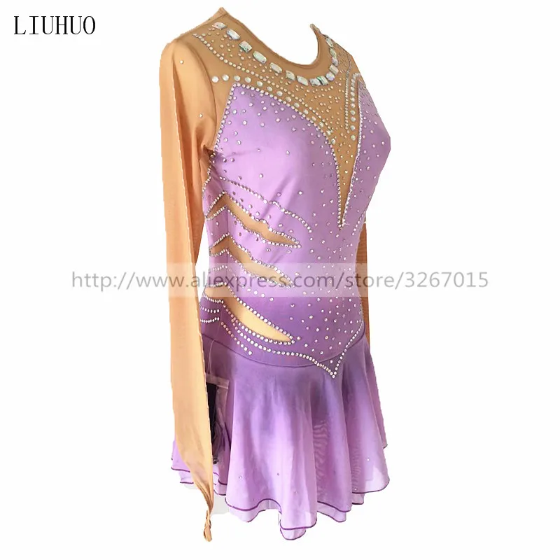 Женское платье для фигурного катания светло фиолетовое на коньках с круглым