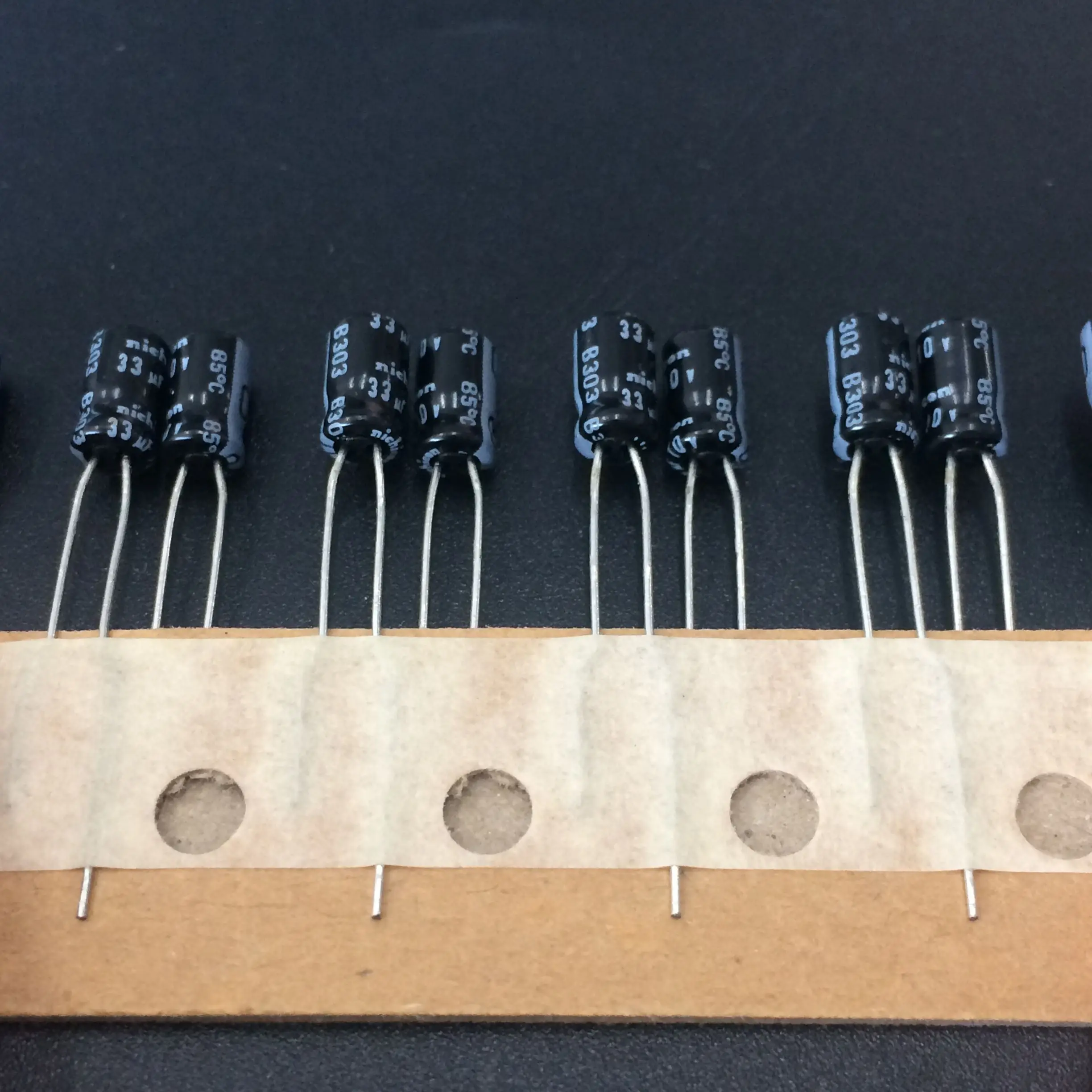 

20pcs 33uF 10V NICHICON SR Series 4x7mm Low profile 10V33uF Aluminum Electrolytic Capacitor