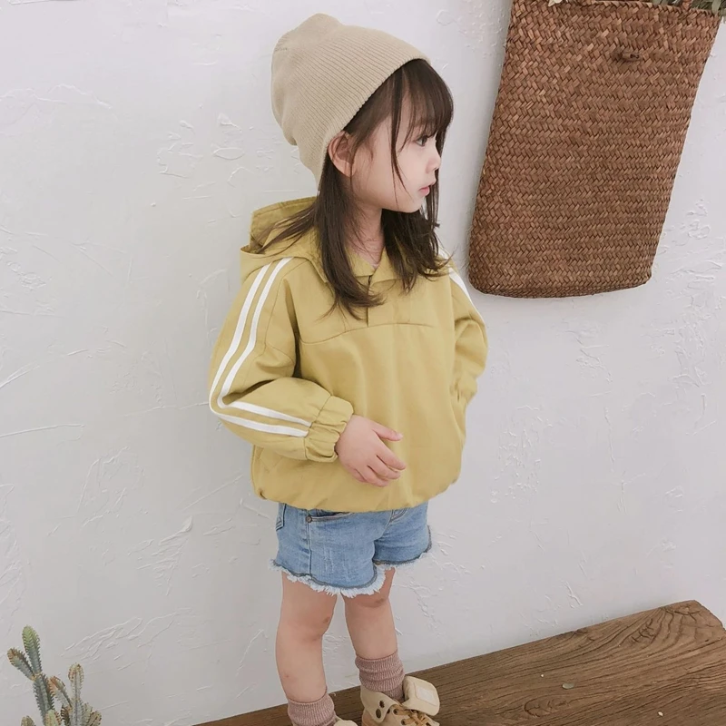 Куртка для маленьких девочек 2018 осенние куртки Пальто с капюшоном и мальчиков