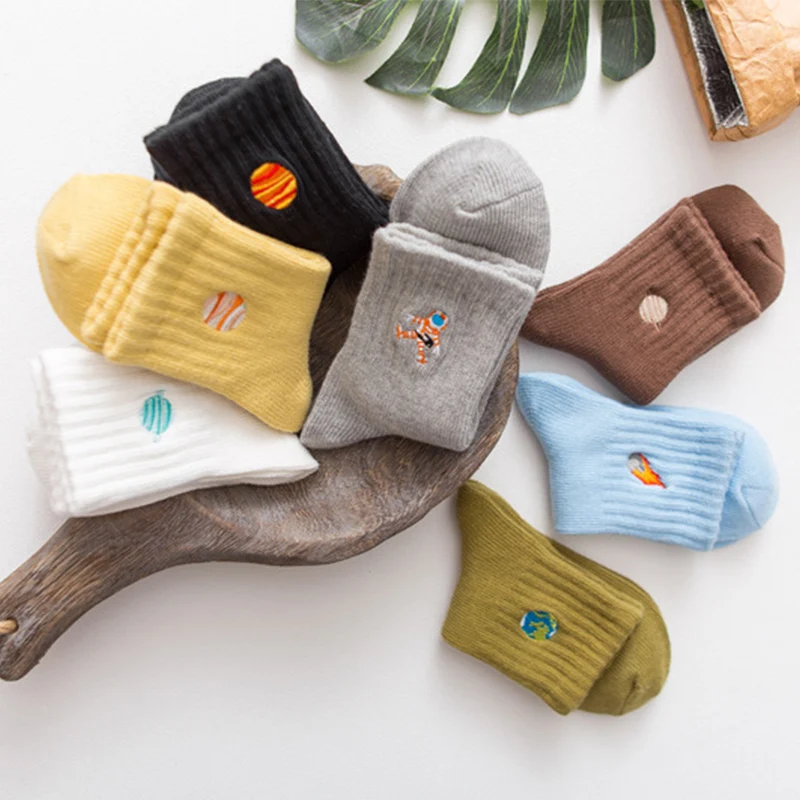 Модные женские носки 1 пара удобные дышащие космические с вышивкой планеты