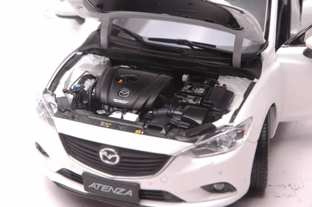 1:18 литья под давлением модель для Mazda 6 Atenza белый Седан сплав игрушечный автомобиль миниатюрная коллекция подарок MX5 MX